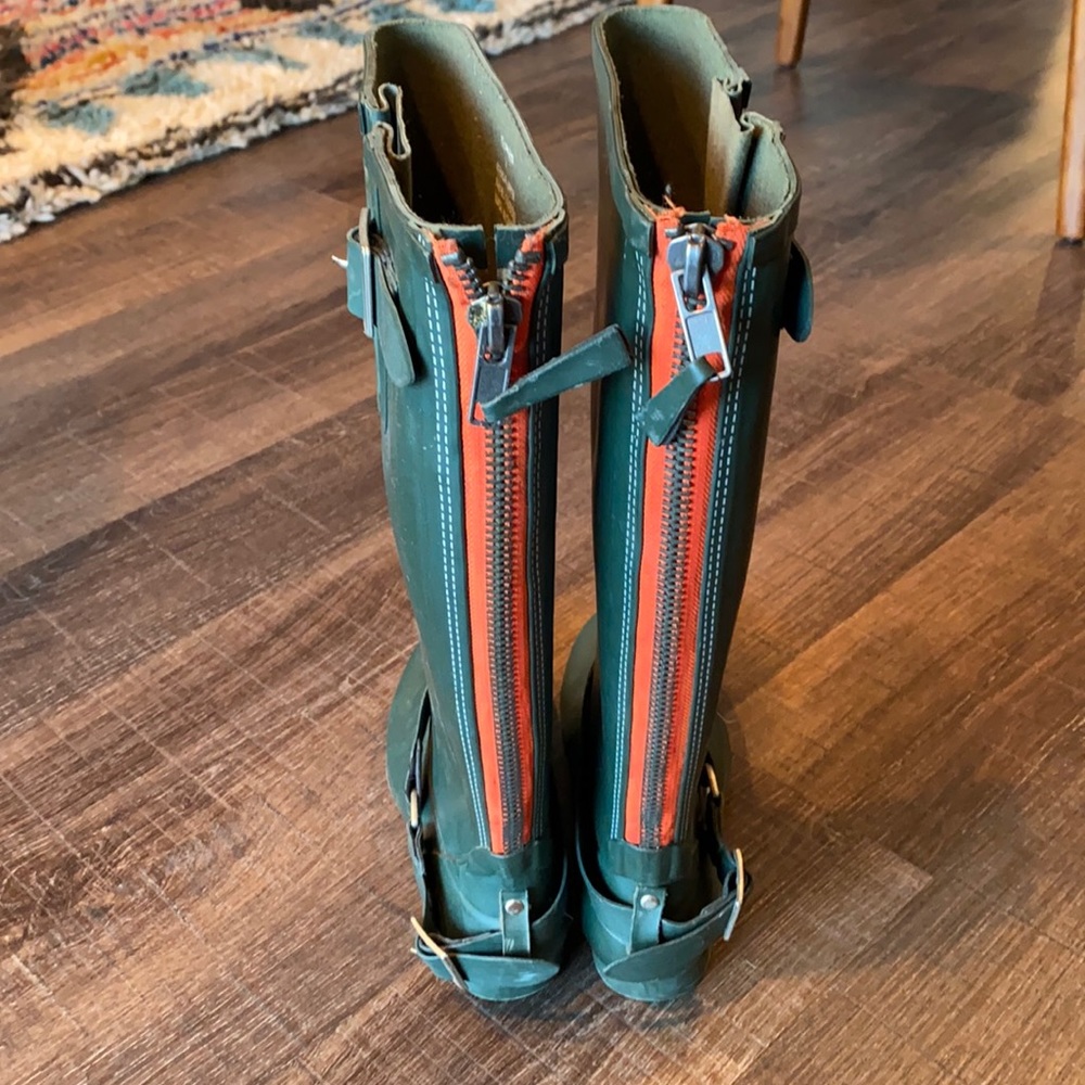 SOLD Steve Madden rain boots
